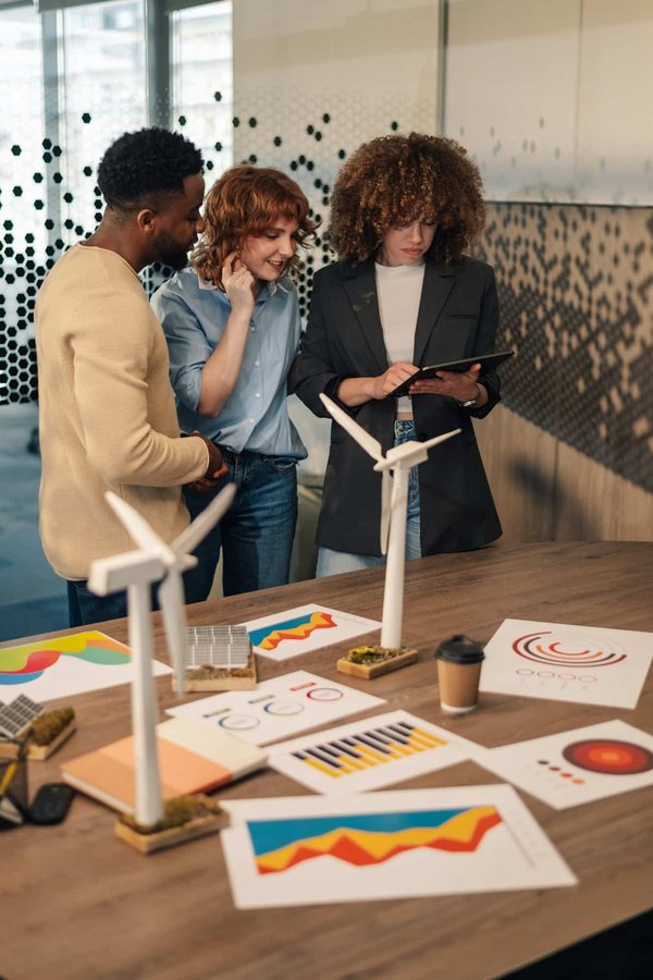 Maximize Your Savings: A Complete Guide to Leveraging UK Park and Ride Services for Affordable Urban Commuting